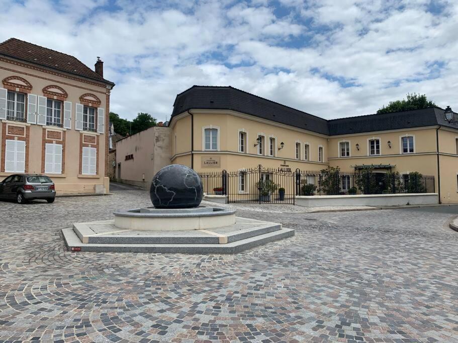 Apartamento L'Etape Champenoise Ay-Champagne Exterior foto